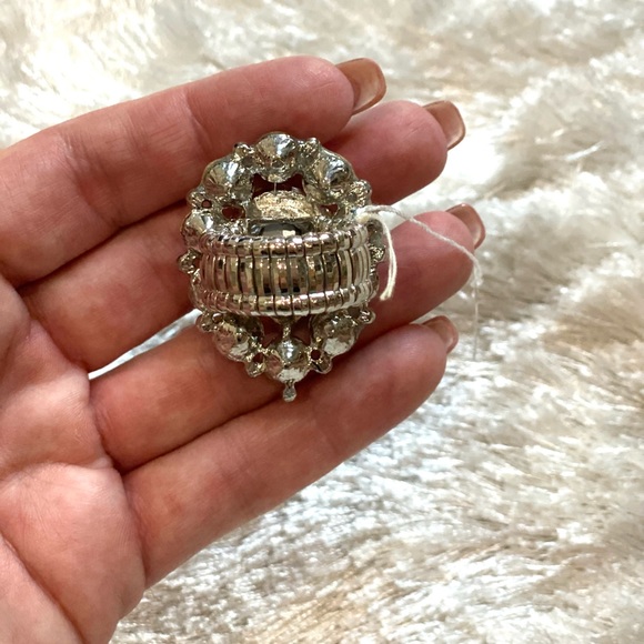 Rhinestone ring stretchable NWT - Picture 6 of 6